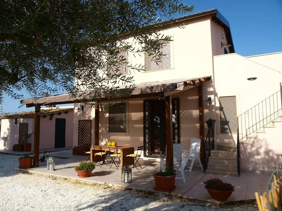 Country House Il Gelso E L'Ulivo Appartamento In Villa L'Ulivo Noto Apartment