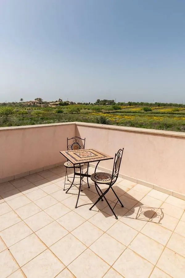 Apartment Country House Il Gelso E L'Ulivo Appartamento In Villa L'Ulivo Noto